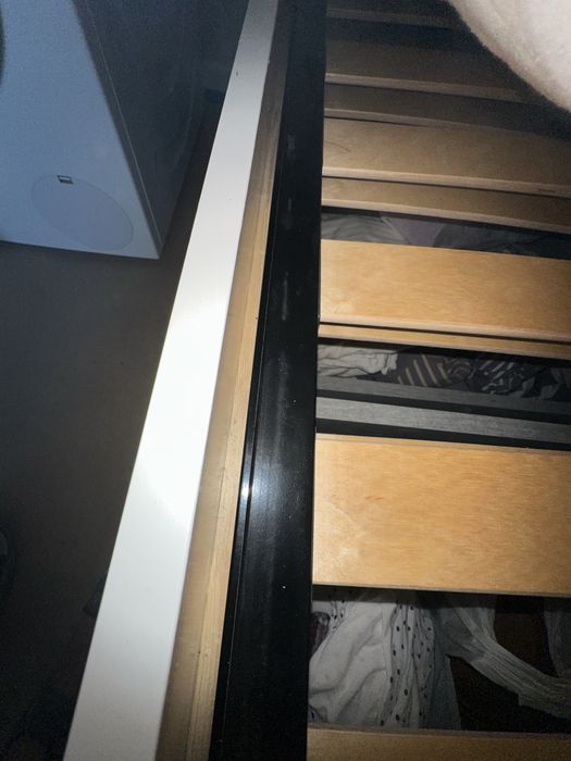 Продам ліжко односпальне 90*200 майже нове jysk