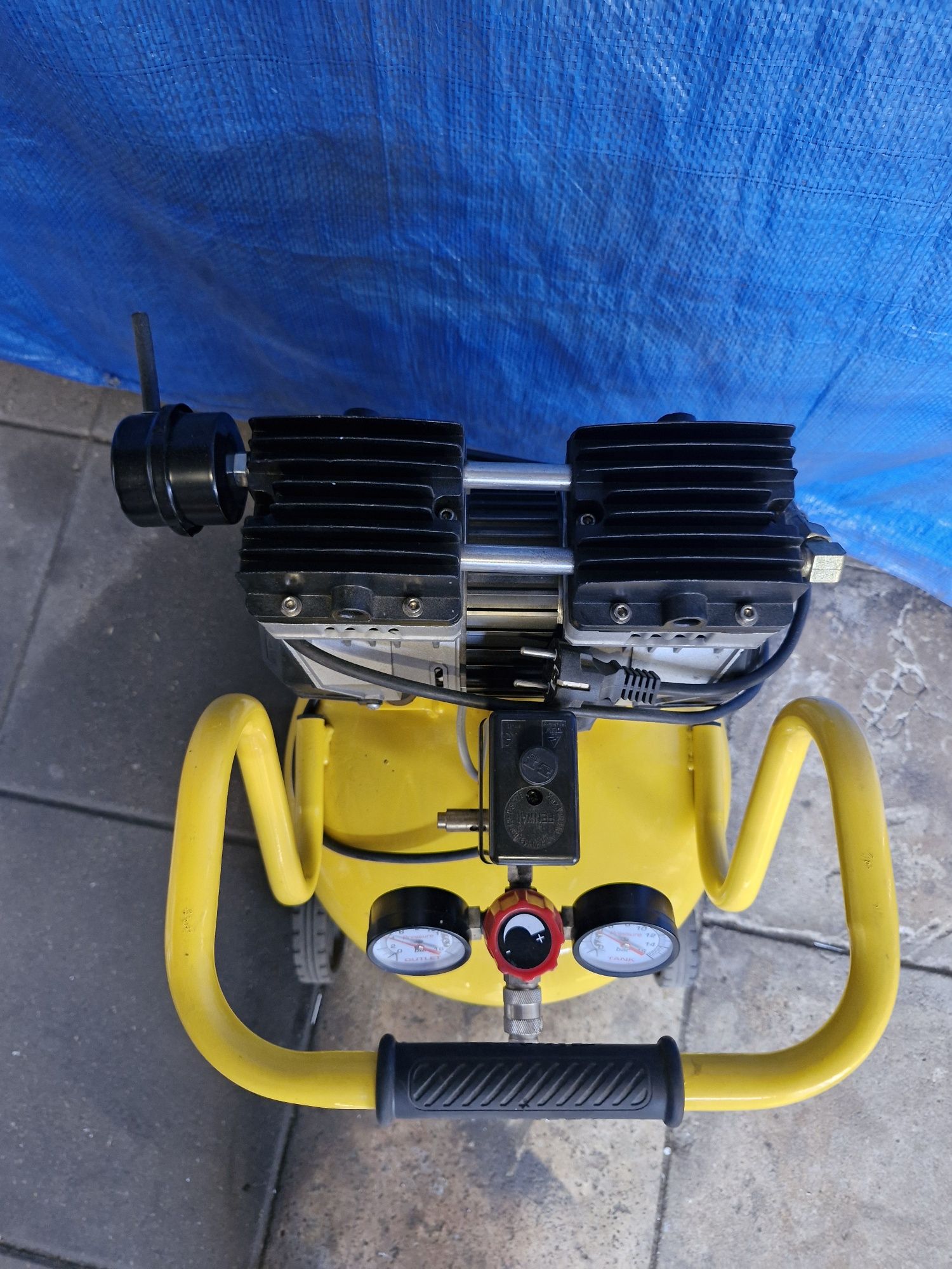 Kompresor  Stanley 50l cichy