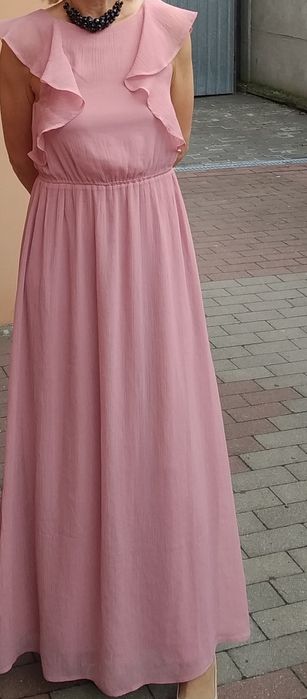 Sukienka pudrowy róż, gole plecy. Długa