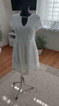 Biała damska sukienka