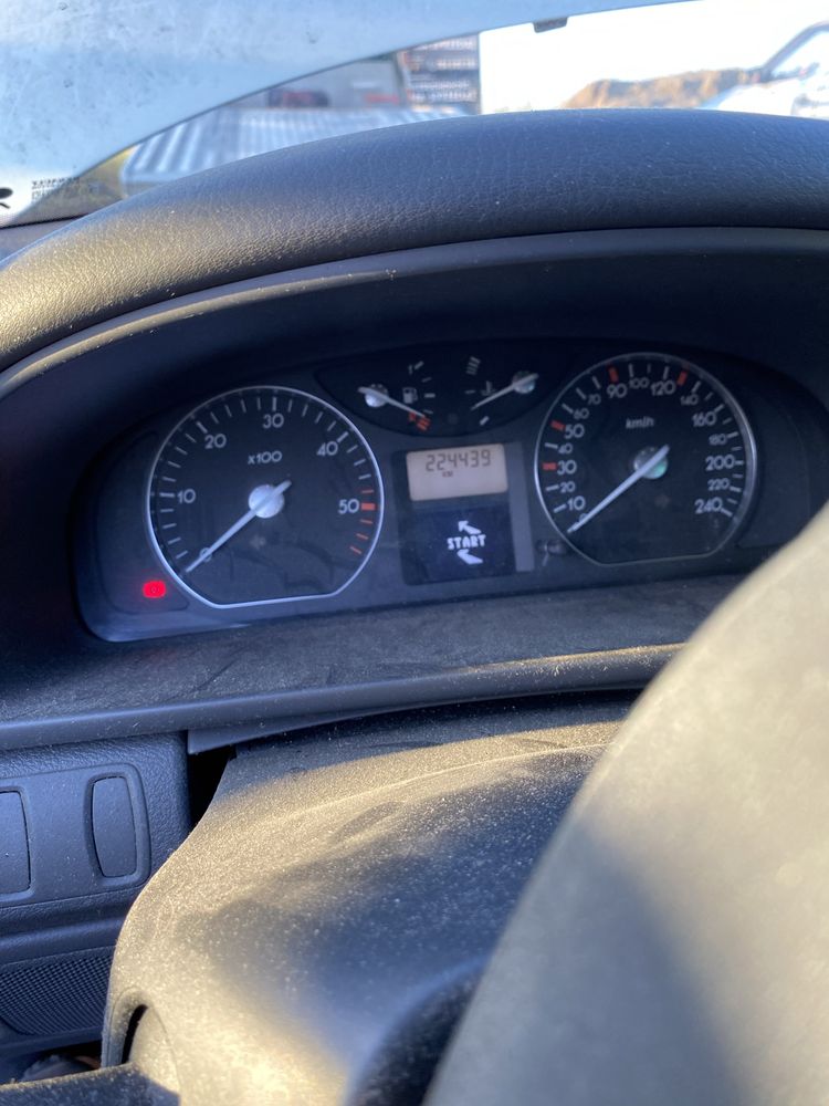 Samochód Renault laguna II 2004