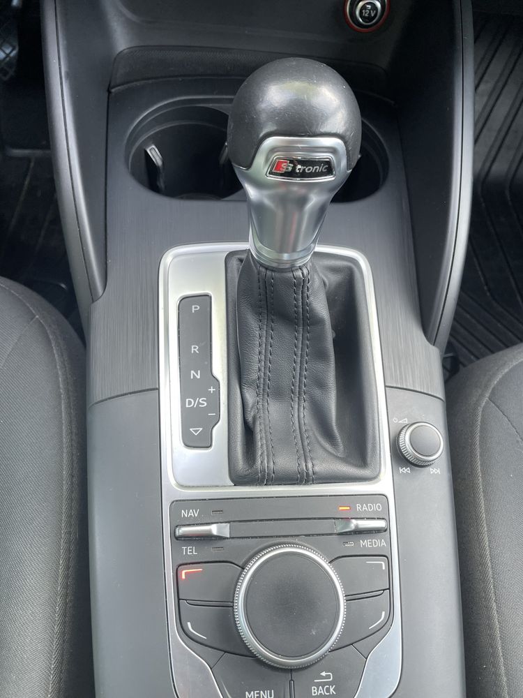Audi A3 1.6 TDI Stronic - AUTOMÁTICO