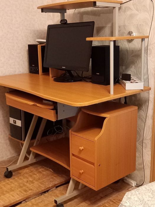 Компьютерный стол