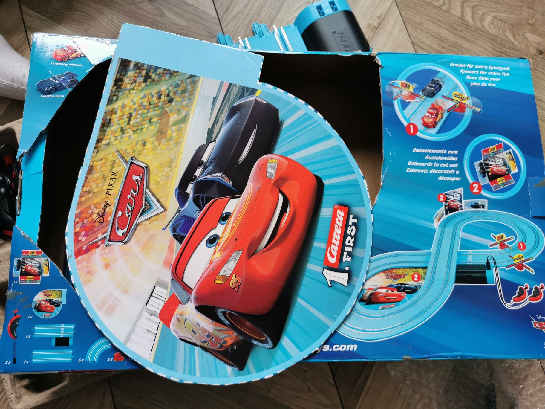 Carrera 1. First - Disney Pixar Cars Tor wyścigowy Auta Cars Powe 2,4m