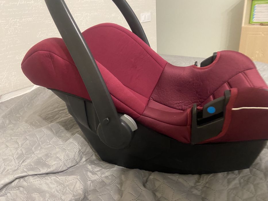 Автокрісло/автолюлька