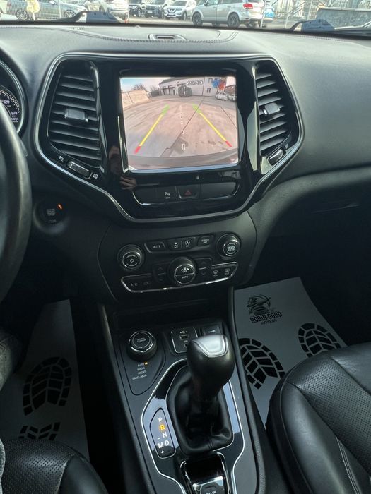 Jeep Cherokee 2019 3,2 Газ/бенз