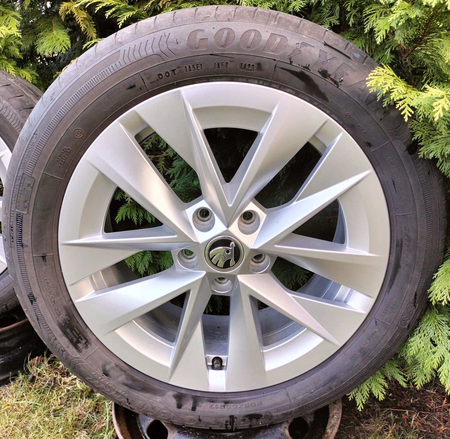 Felgi Oryginał Skoda Octavia SuperB 7Jx17 ET46 5x112 5E3 Opony Lato
