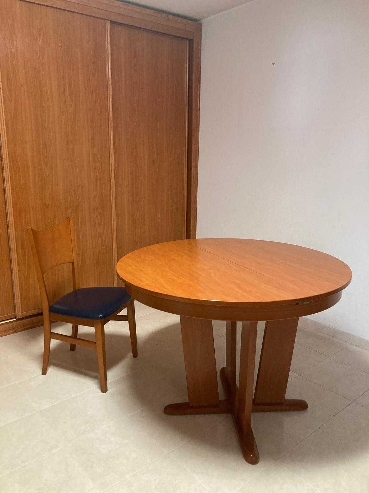 Mesa de Sala redonda ou oval