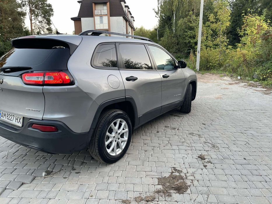 Продам jeep Cherokee