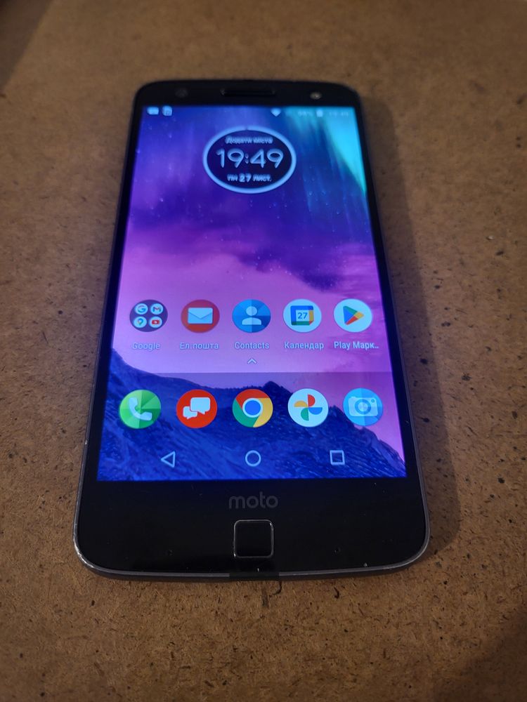 Потужний смартфон Motorola XT1650-02 Super Amoled 5.5'