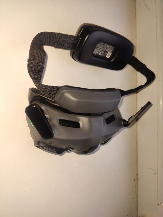 DJI   Goggles   3