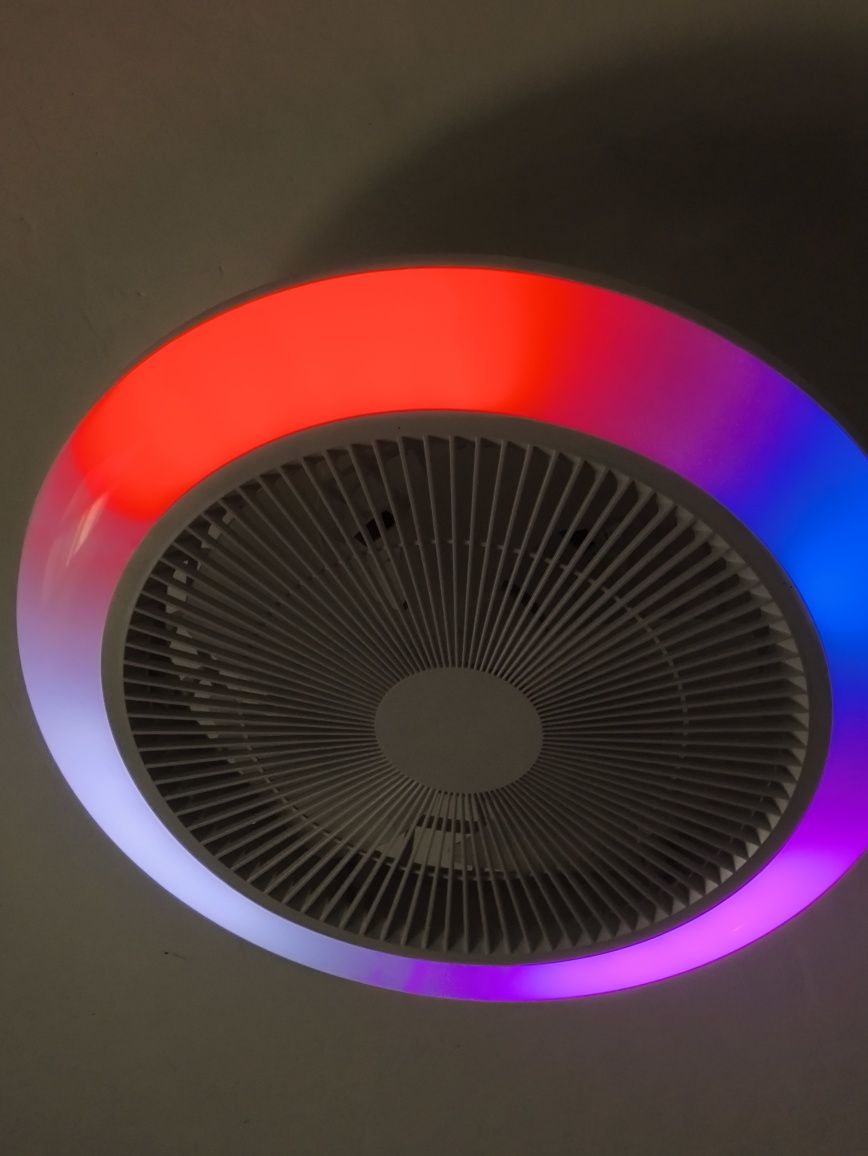 Sprzedam oświetlenie LED RGB z wiatrakiem
