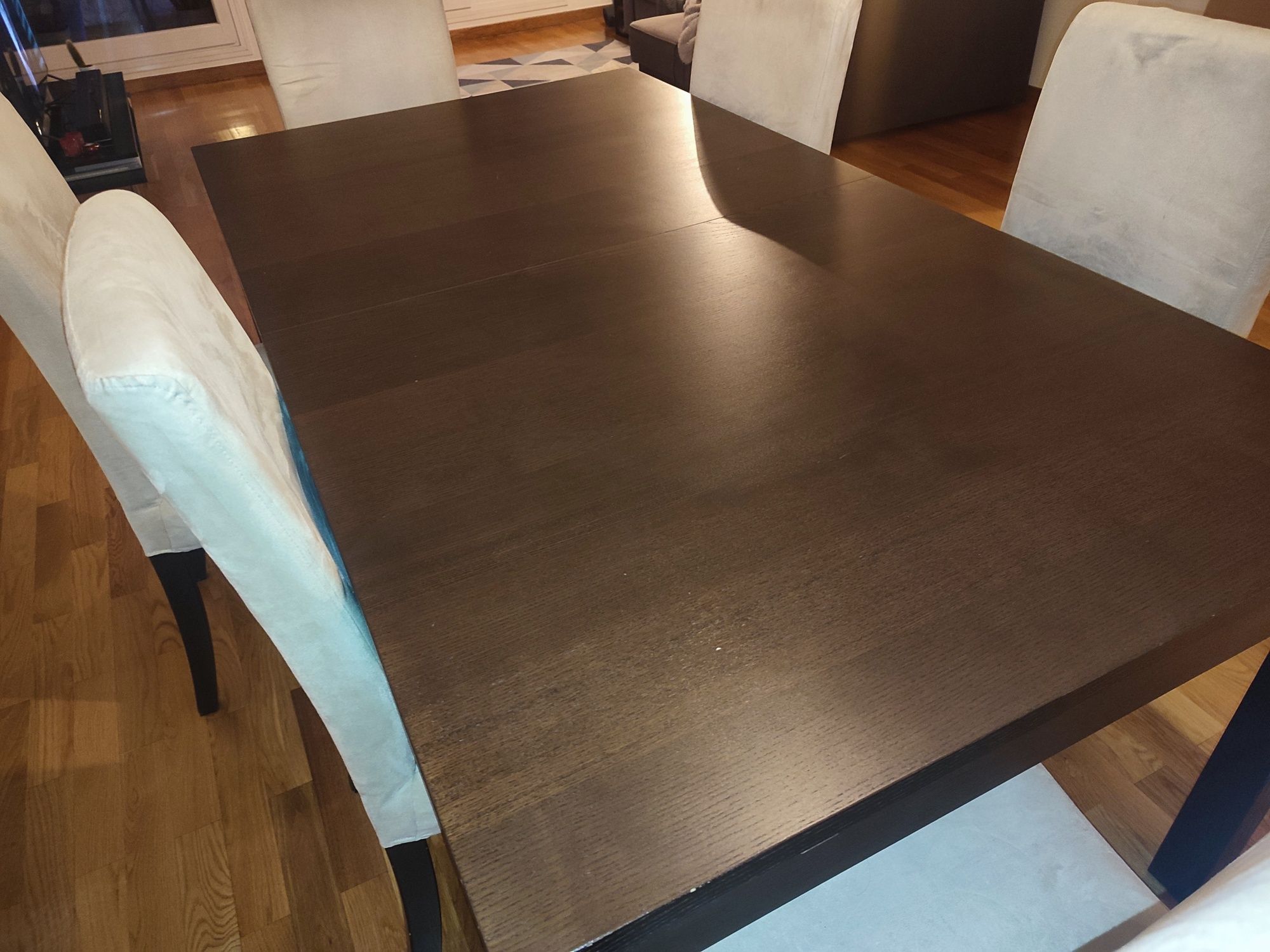 Mesa e 8 cadeiras IKEA (mesa Bjursta extensível, cadeiras Henriksdal