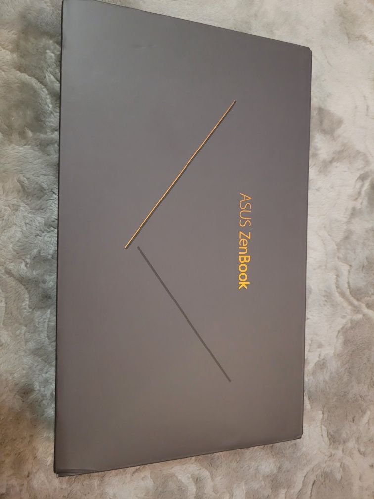 Asus ZenBook 14' m2, harman kardon