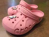 Crocs rozmiar 2 J 4  widoczny na zdjeciu