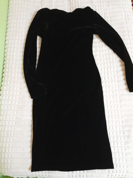 Мідісукня з велюру, з вирізом на спині