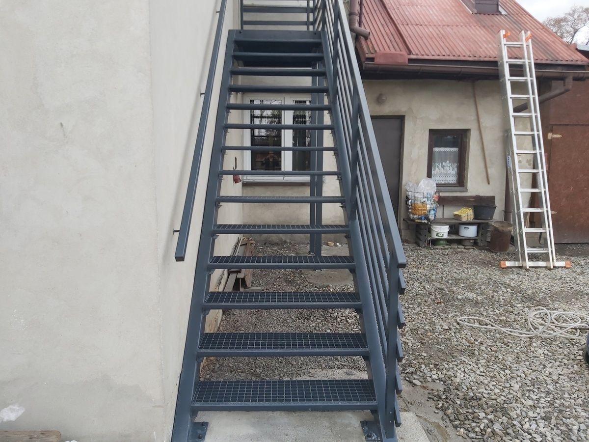 Schody stalowe zewnętrzne