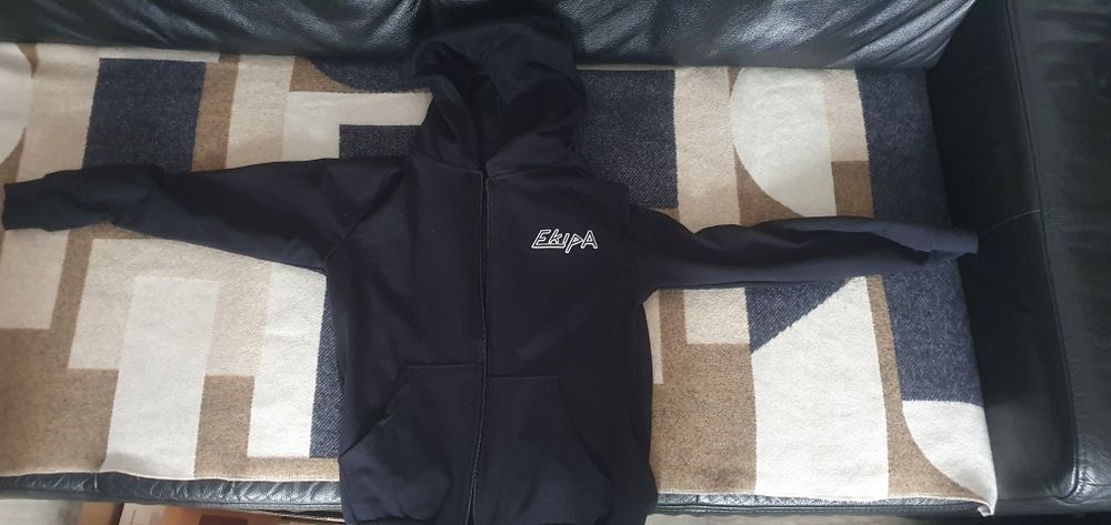 Bluza czarna 10-11 lat