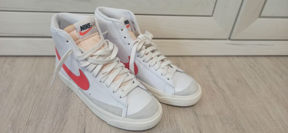 Нові круті кеди  NIKE