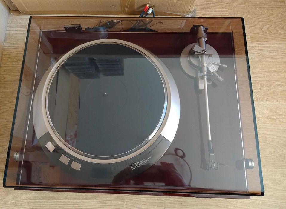 Gramofon Denon DP-75M