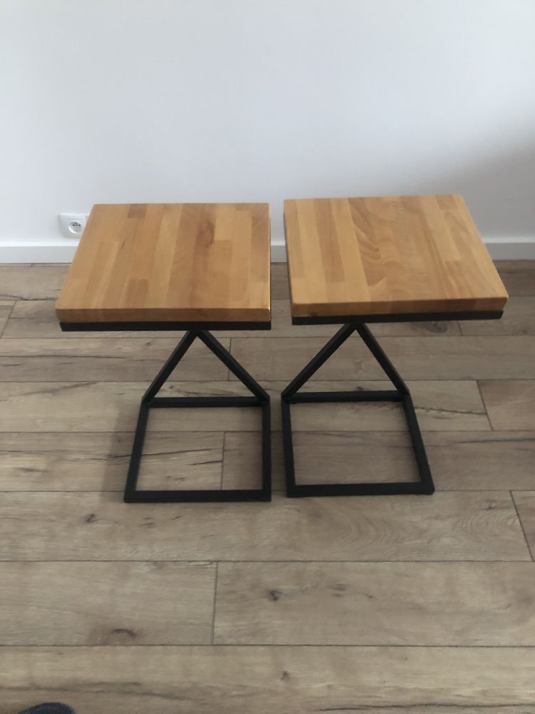 2 jednakowe małe stoliki