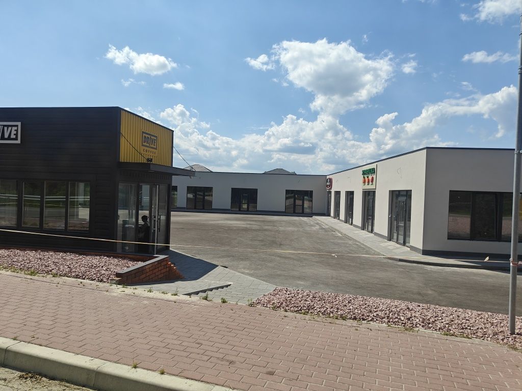 Оренда торгових приміщень в центрі с. Пухівка