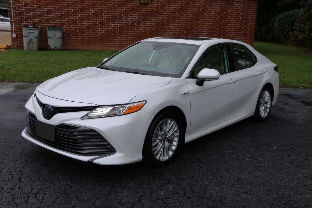 Toyota Camry      2019