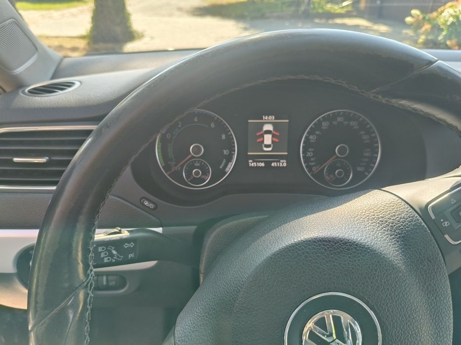 Продам VW Jetta 1.4 tsi, hybrid, 2013 года