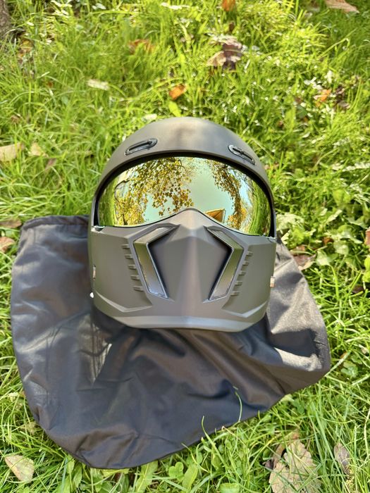 Шолом, шлем scorpion