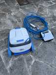 Odkurzacz basenowy Dolphin S300i