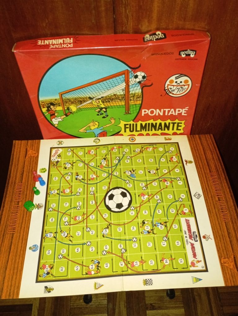 Jogo tabuleiro pontapé fulminante.
Pim Pão.
