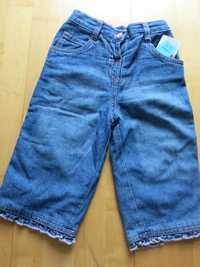 Nowe spodenki jeansowe dla dziewczynki w r. 9-12 m.