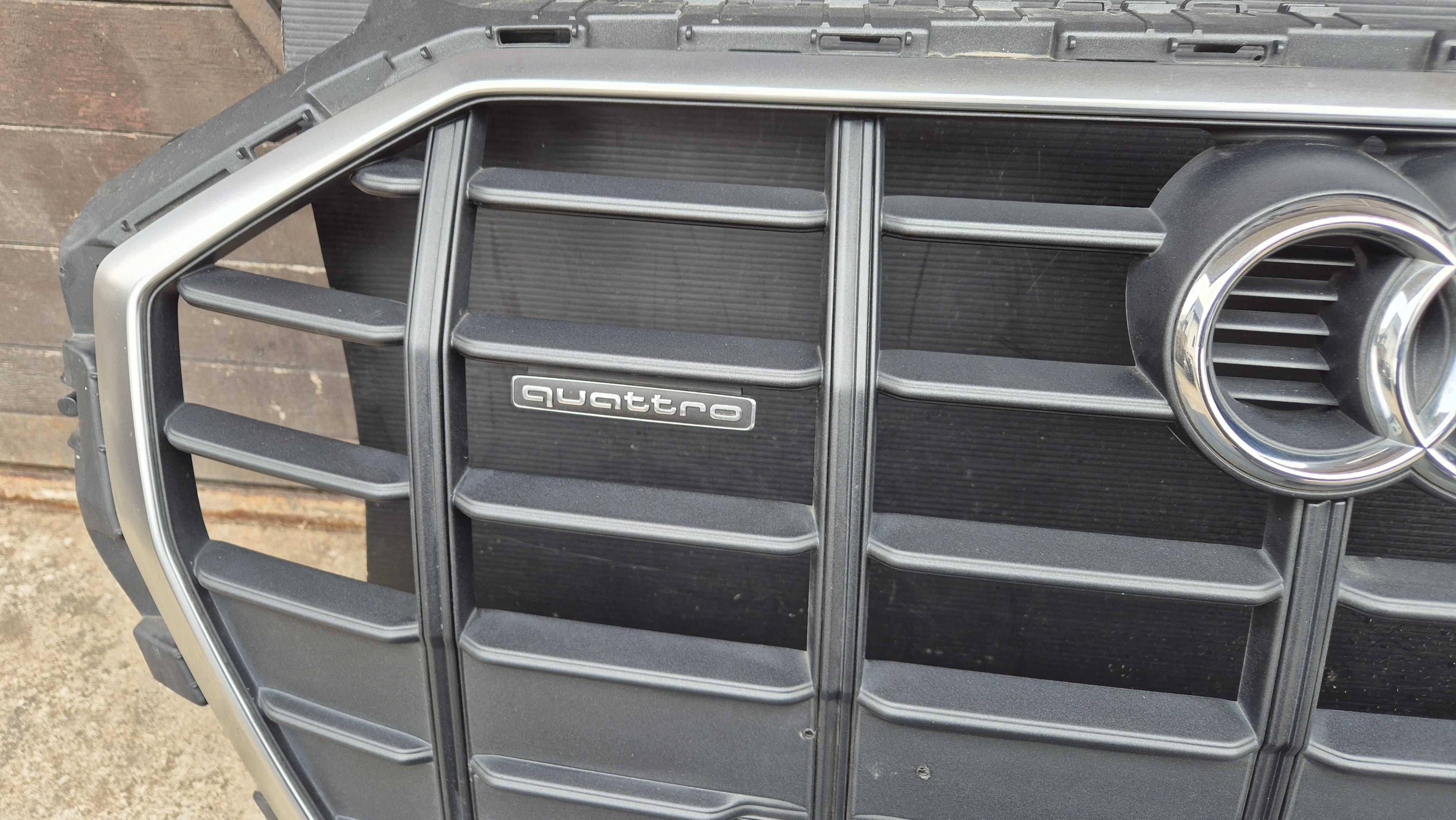Atrapa chłodnicy GRILL Audi Q5 80A FY 20-23 OE Stan BDB! ORYGINAŁ !