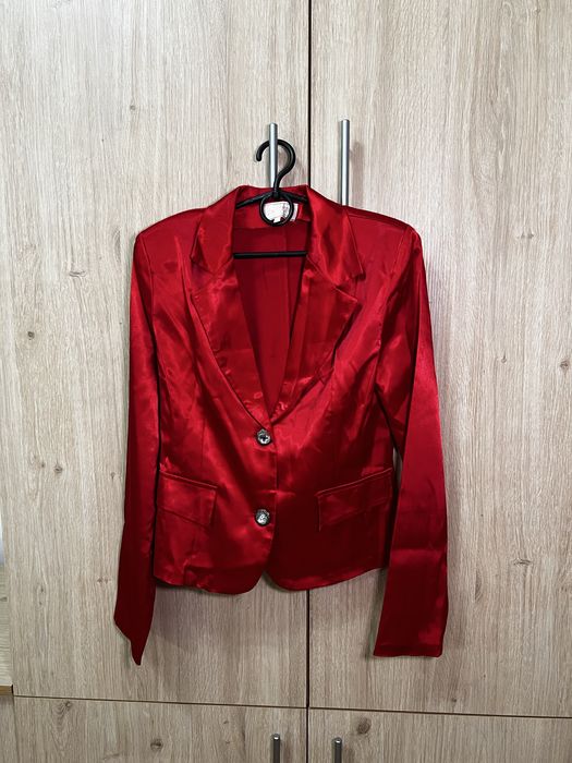Червоний піджак