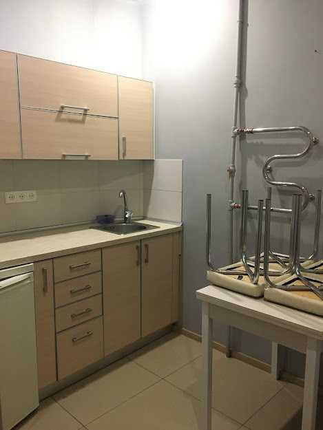 Продам приміщення (офіс), нежит.фонд, окремий вхід, червона лінія.