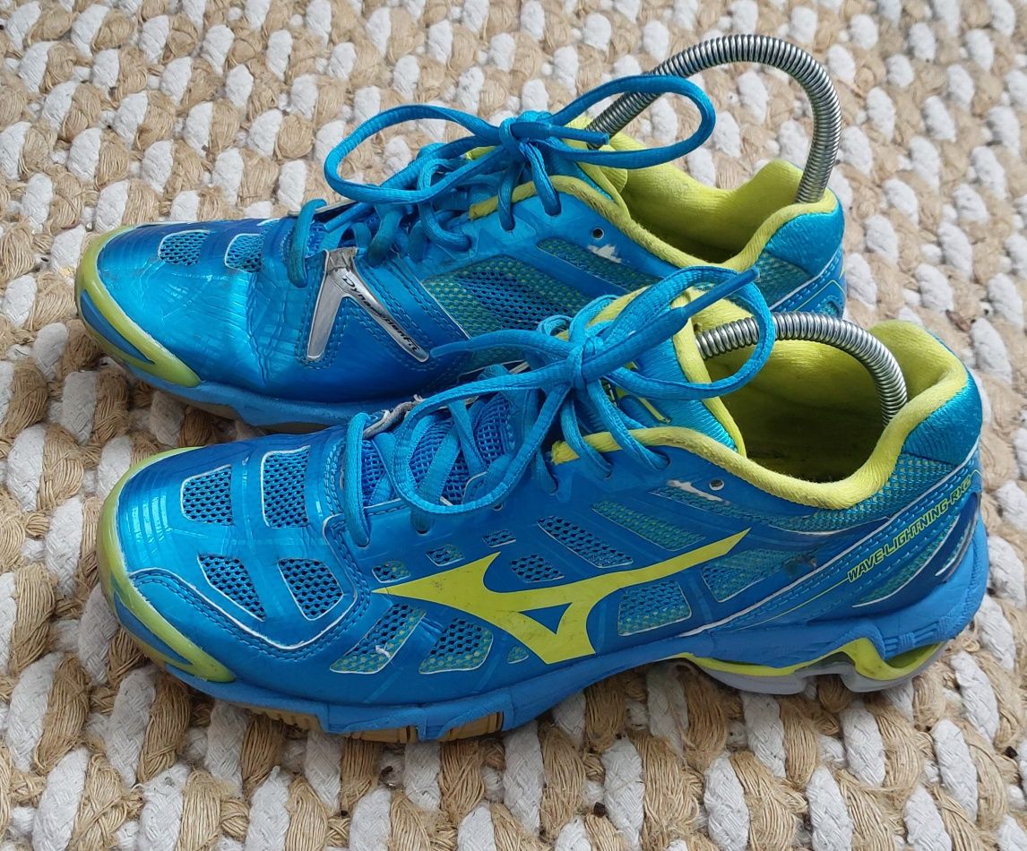 Mizuno w rozmiarze 36,5