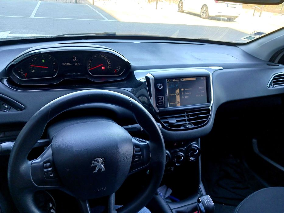 Peugeot 208 Diesel 1.6 e-HDI Allure 03/2013