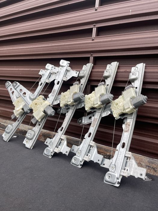 Склопідйомник передній Пежо 3008 5008 Плата склопідйомника Пежо 3008