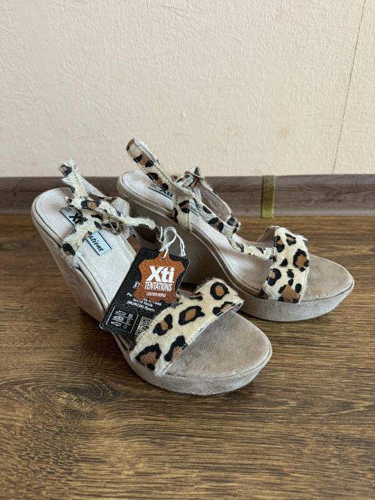 Босоніжки нові, шкіра, 39 розмір, 620 грн.