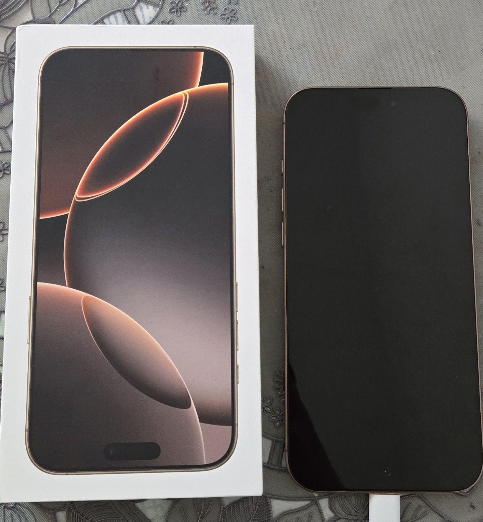 iPhone 16 Pro Max (4 cukle ładowania)