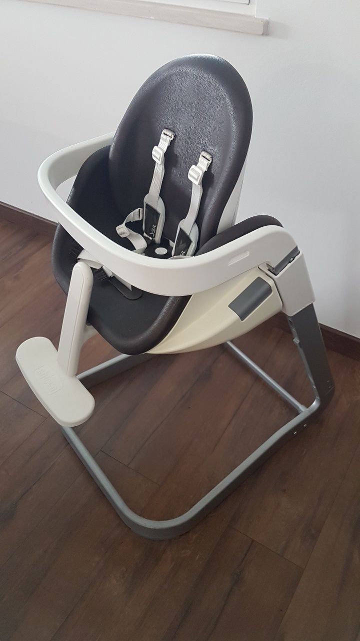 Cadeira bebé Chicco I-Sit