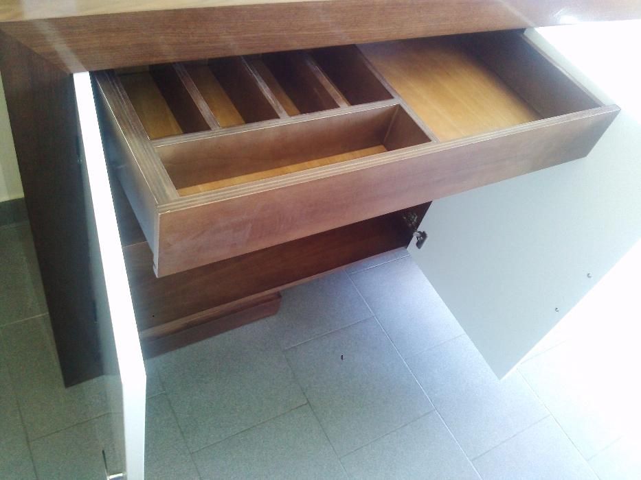 Sala de Jantar em Nogueira/Lacado Branco (Art. Novo)