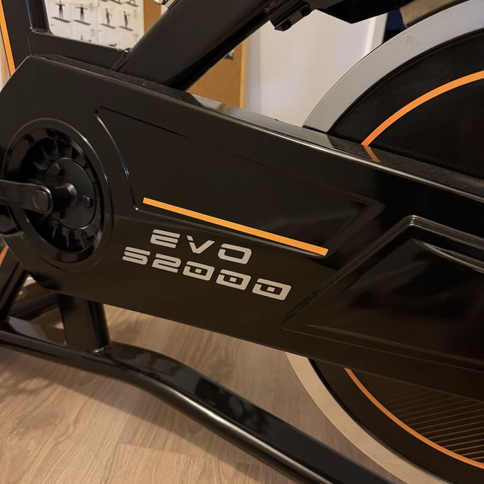 Bicicleta estatica BH S2000 nova, com LCD