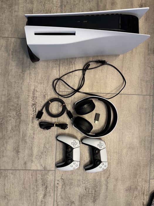 Playstation 5 z napędem + 2 pady + dysk 1TB+słuchawki Pulse 3D