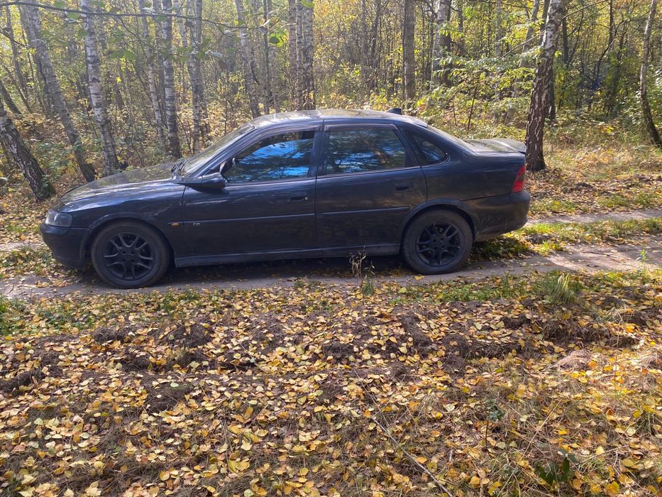 Продажі Опель Векра б 1.6 бнз