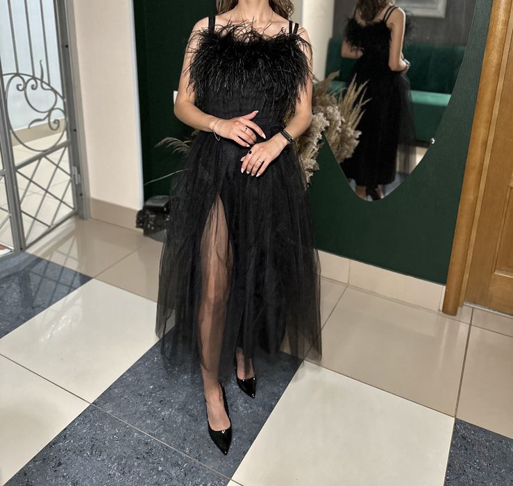 Випускна сукня чорного кольору