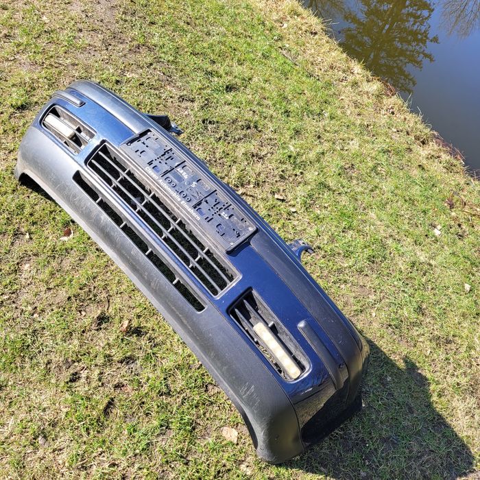 Zderzak przód vw golf IV 2001r kod lakieru LA5G