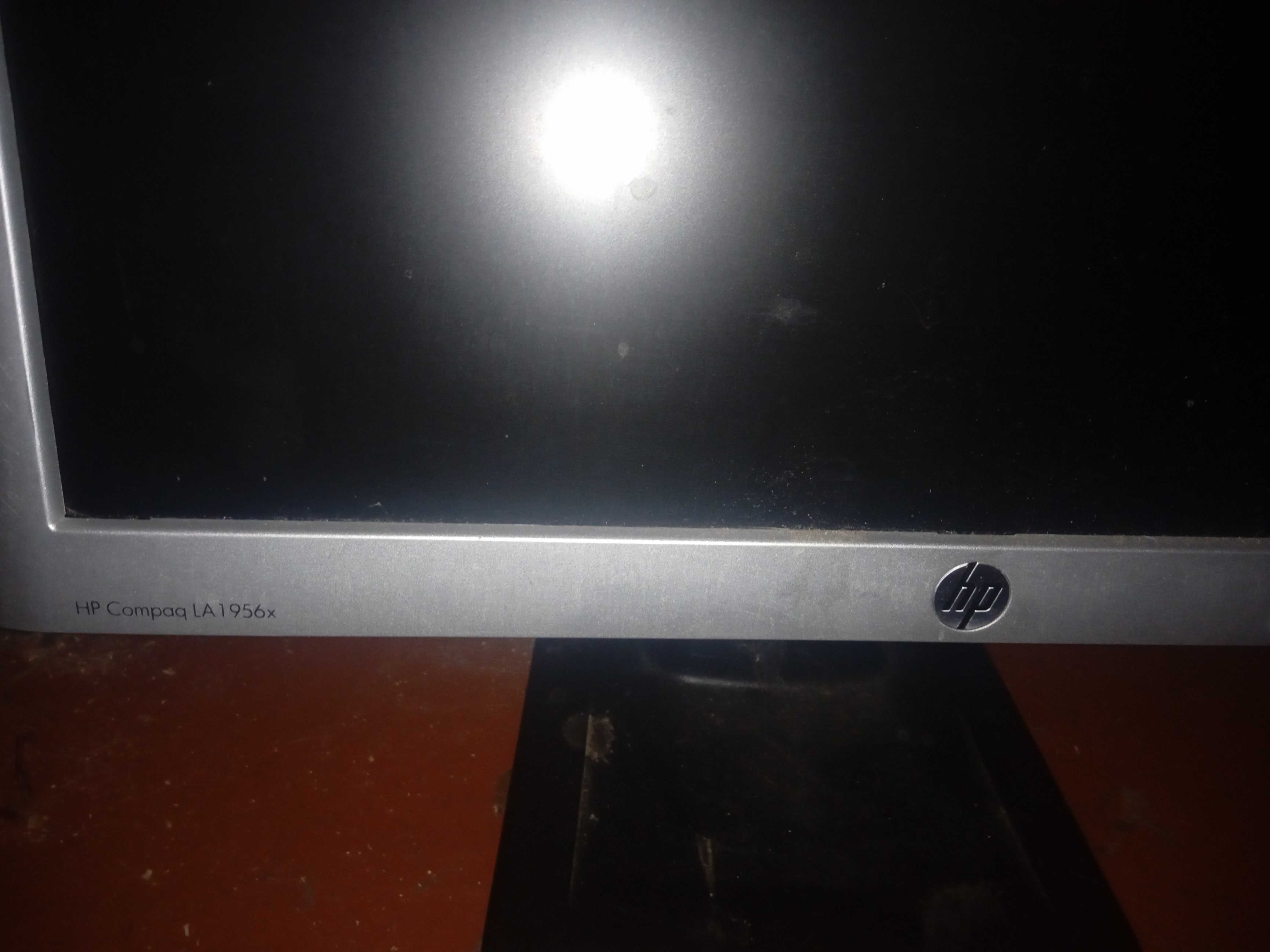Б/У Монитор 19" HP Compaq LA1956X