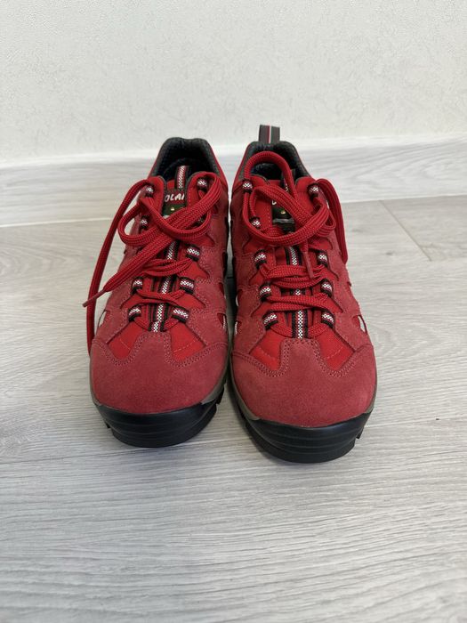 кросівки (трекери) OLANG