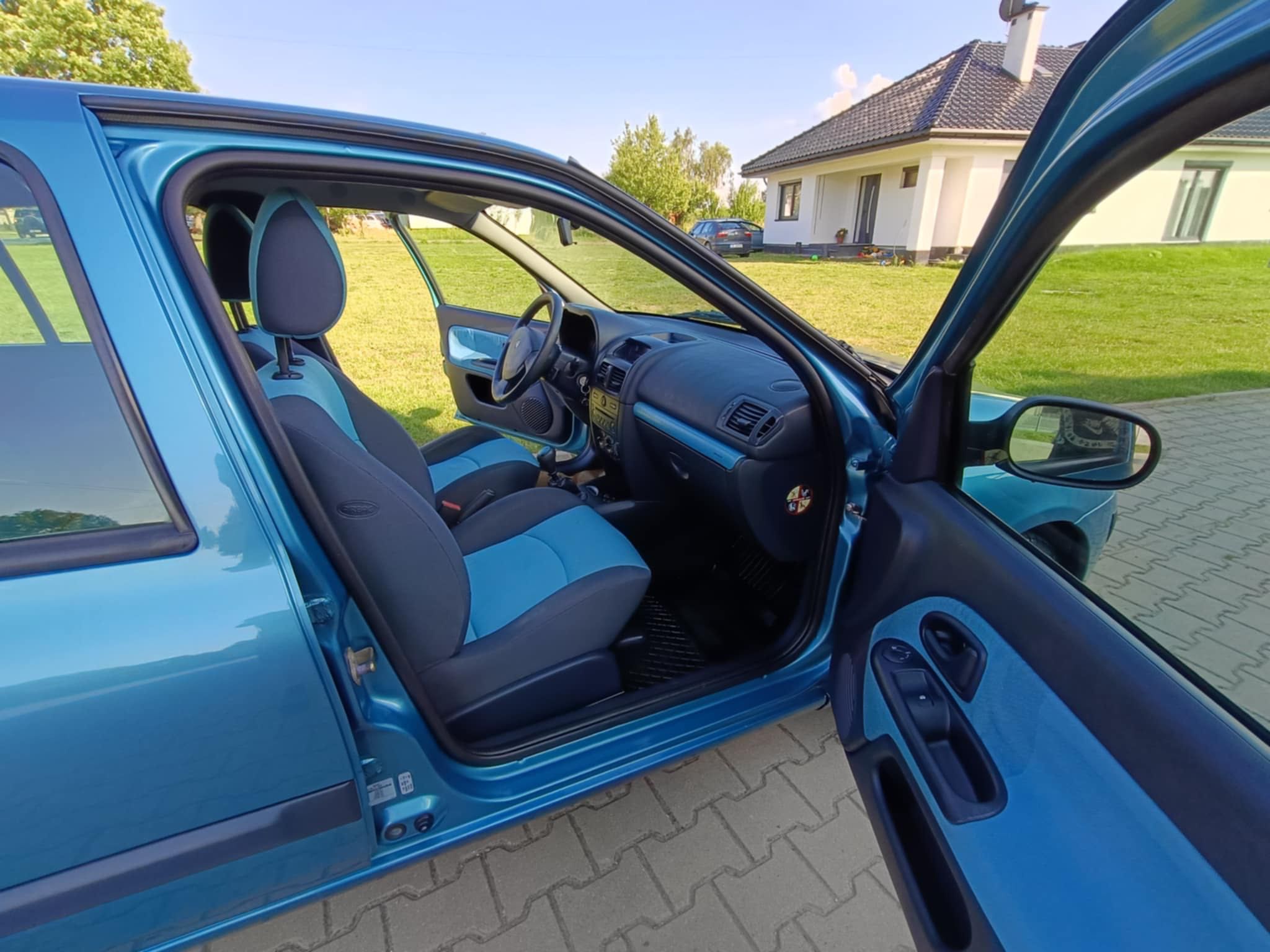 Renault clio 1,2 benzyna elektryka super stan 2002r